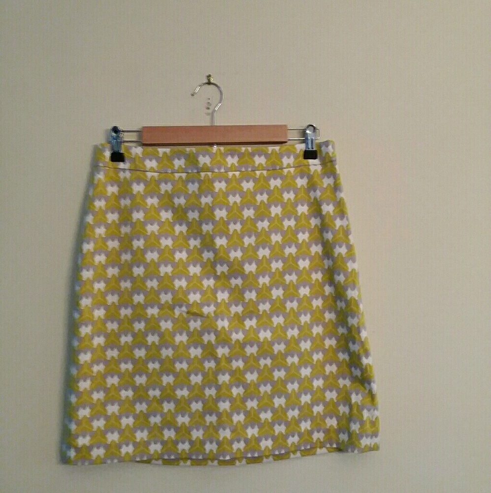 Banana Republic  A-line, Lined, Mini Skirt Size: 6